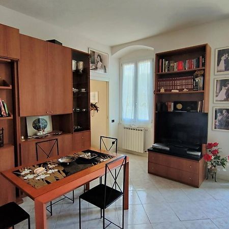 Ferienwohnung Un Balcone In Pineta Fezzano  Exterior foto
