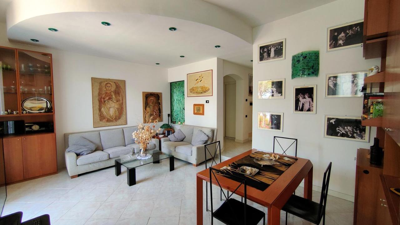 Ferienwohnung Un Balcone In Pineta Fezzano  Exterior foto